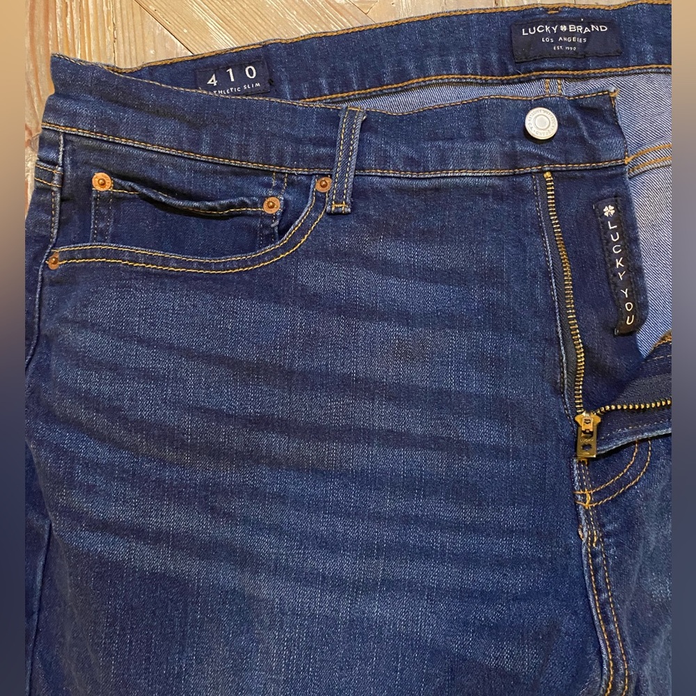 Lucky Brand 410 Athletic Slim Size 38/32
